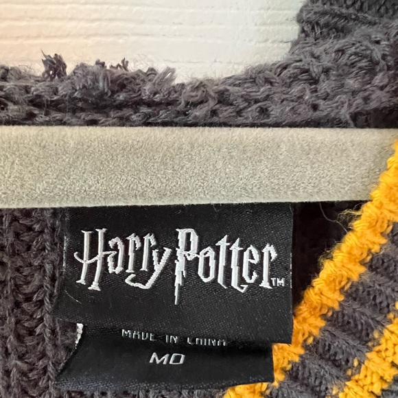 Harry Potter Brand Hufflepuff Sweater Yellow and Gray with Hood Size MD - Picture 3 of 4